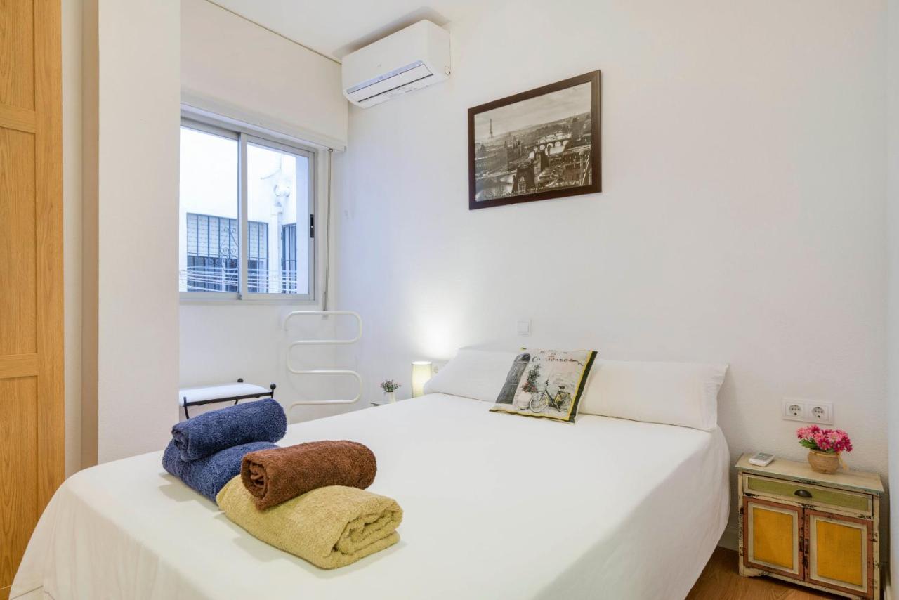 Urbanchicmalaga 3 Bedroom Spacious Quiet Historic Malaga Apt Exterior foto